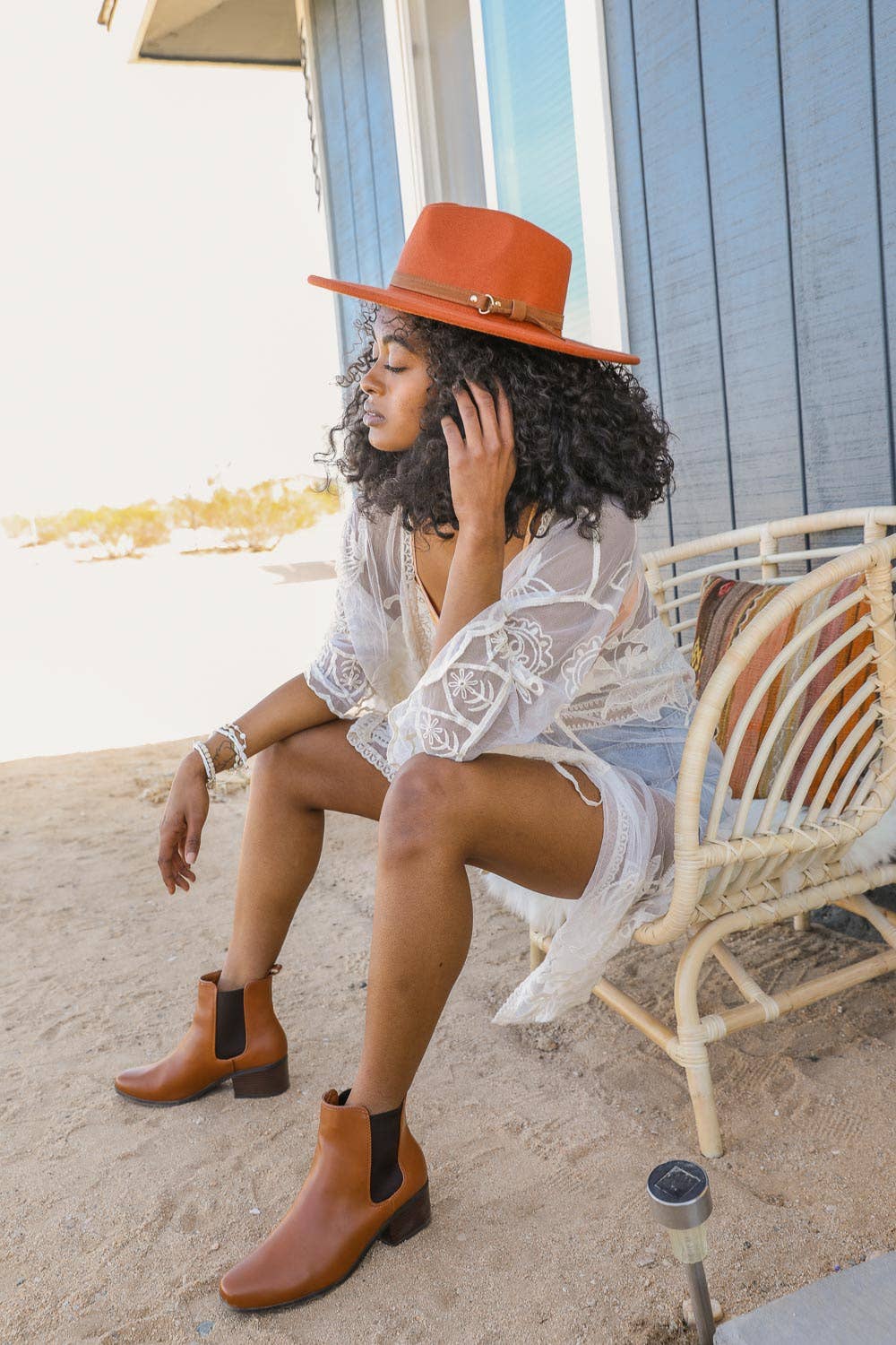 Flat Brim Buckle Hat: Ecru