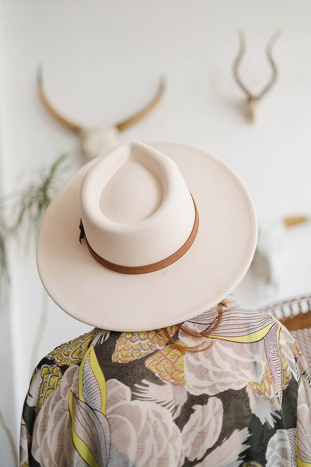 Flat Brim Buckle Hat: Ecru